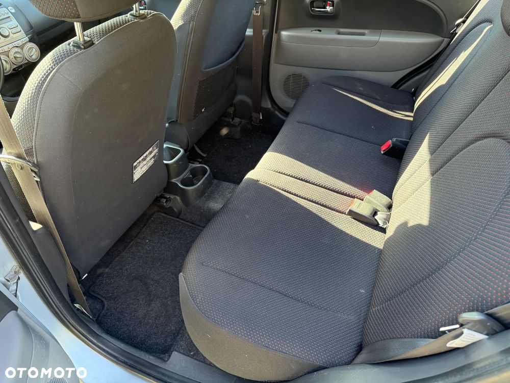 Daihatsu Sirion 1.3 - 13