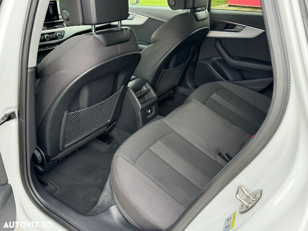 Audi A4 Avant 40 TDI S tronic S line - 40