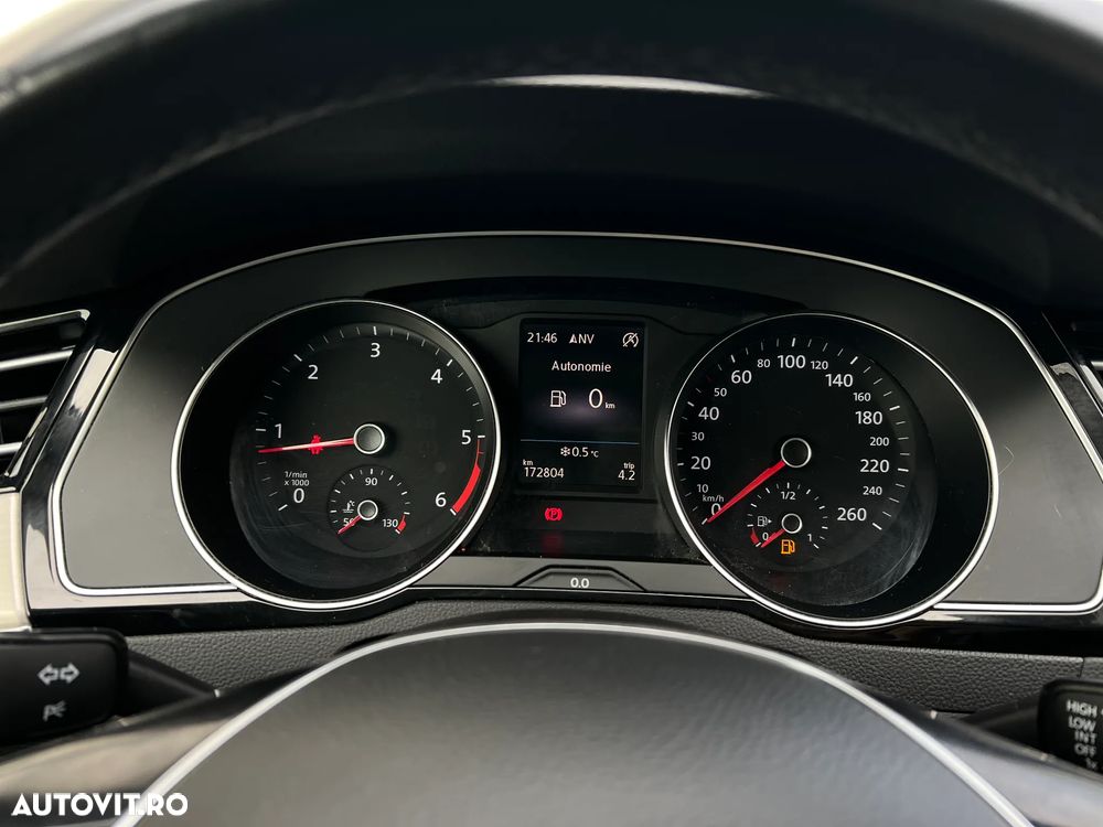 Volkswagen Passat - 14