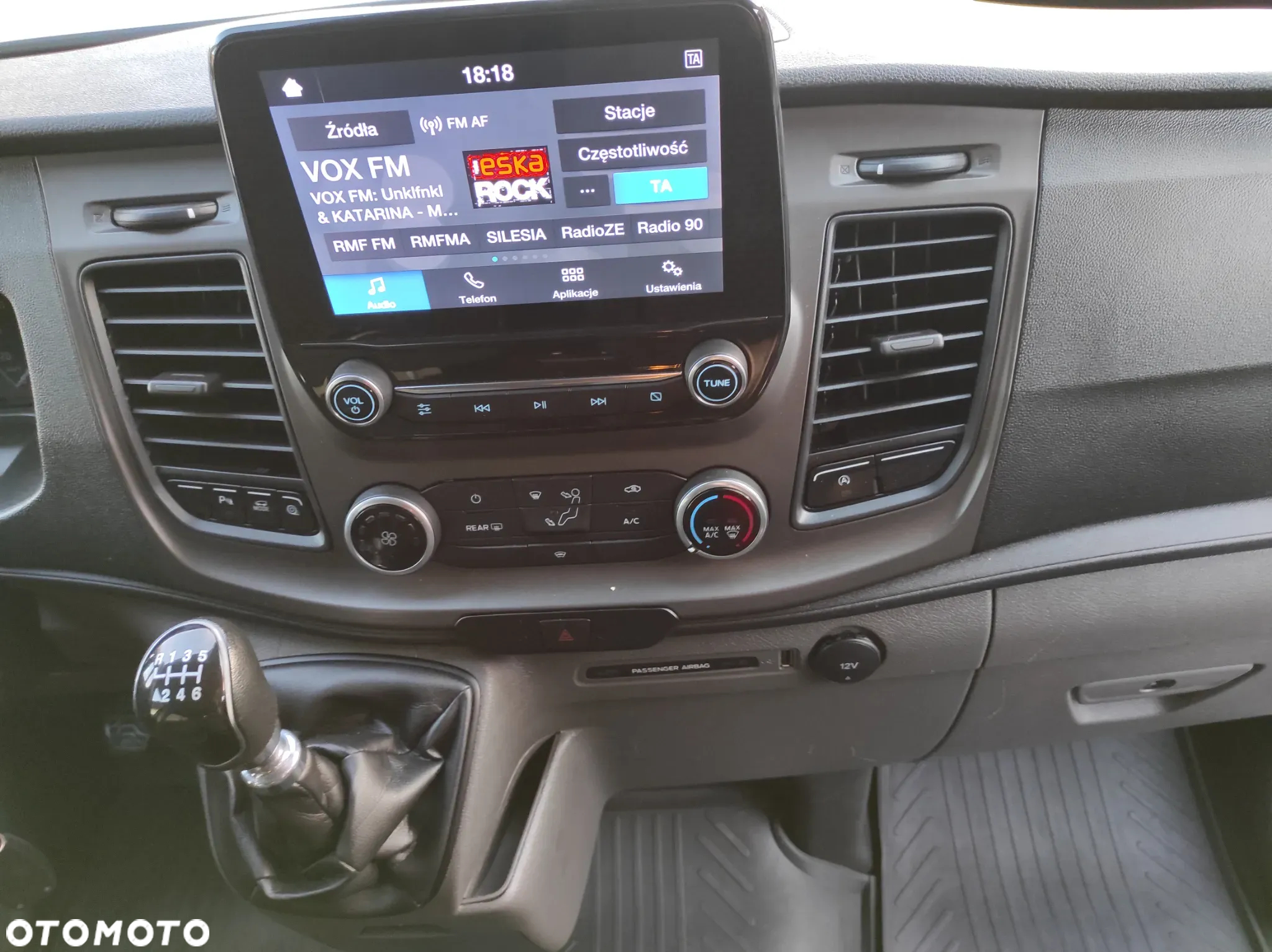 Ford Tourneo Custom - 30