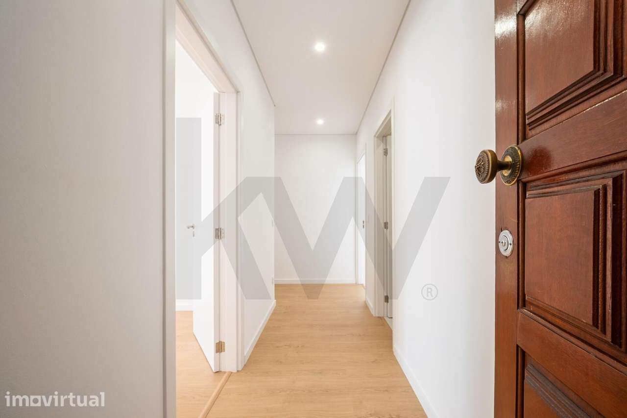Apartamento T2 Totalmente Remodelado com Terraço Exclusivo de 200m2 em - Grande imagem: 4/36