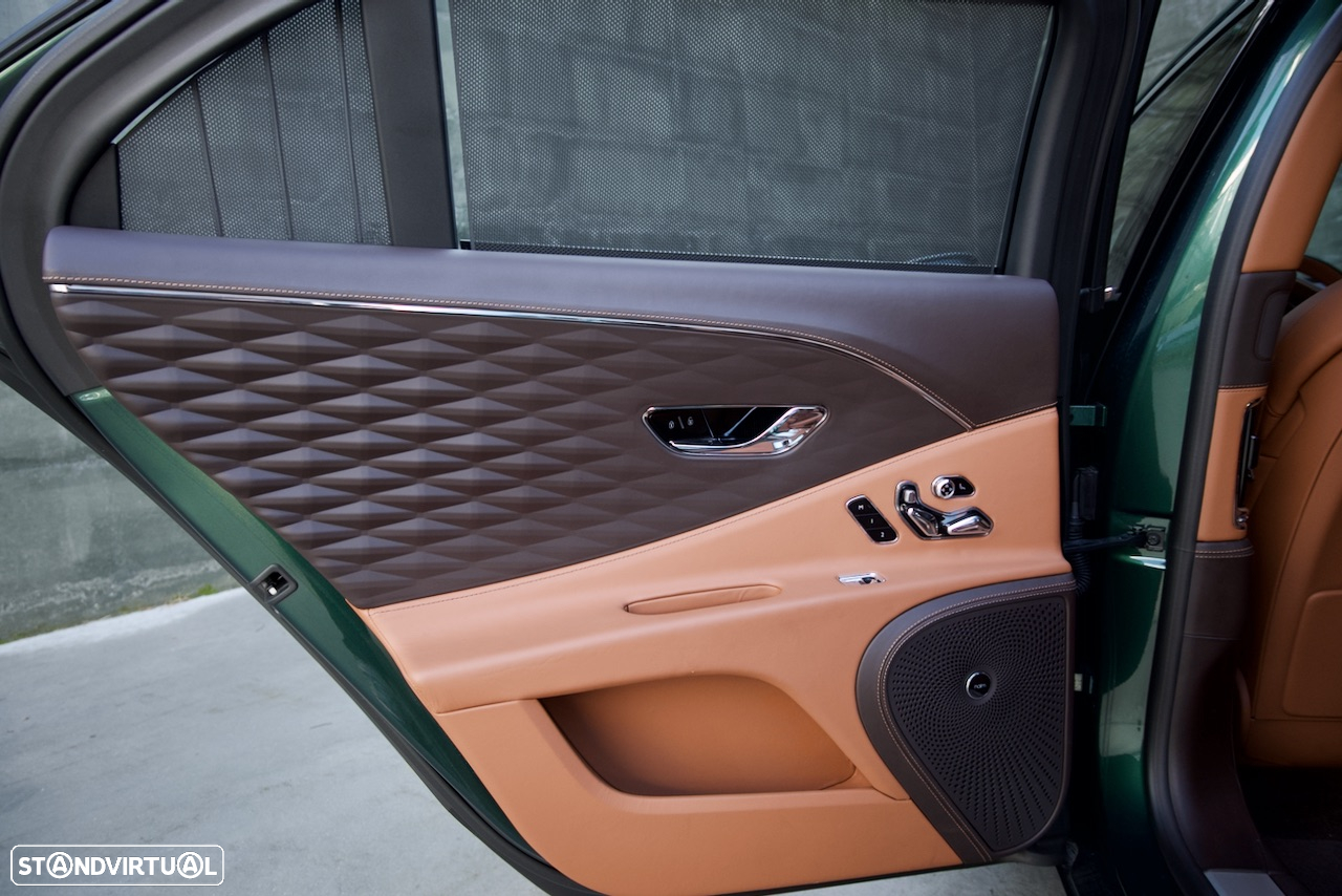 Bentley Flying Spur Hybrid - 27