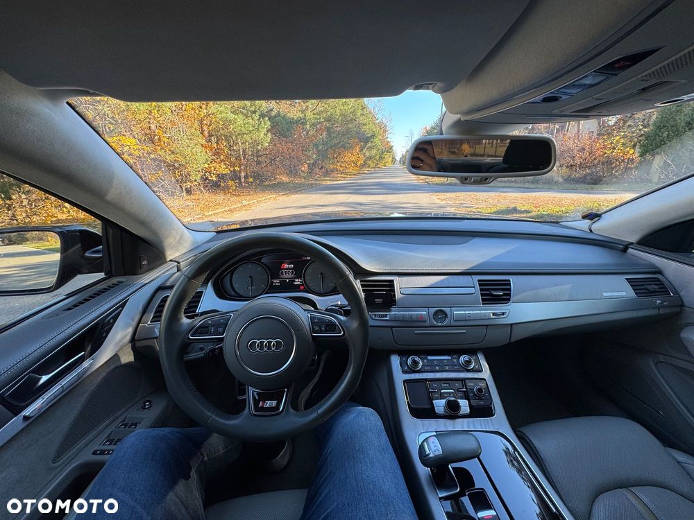 Audi S8 Plus 4.0 TFSI Quattro - 31
