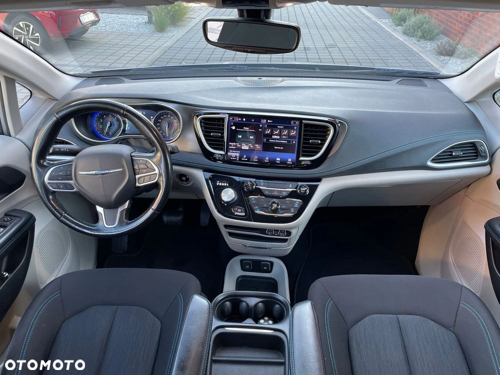 Chrysler Pacifica - 27