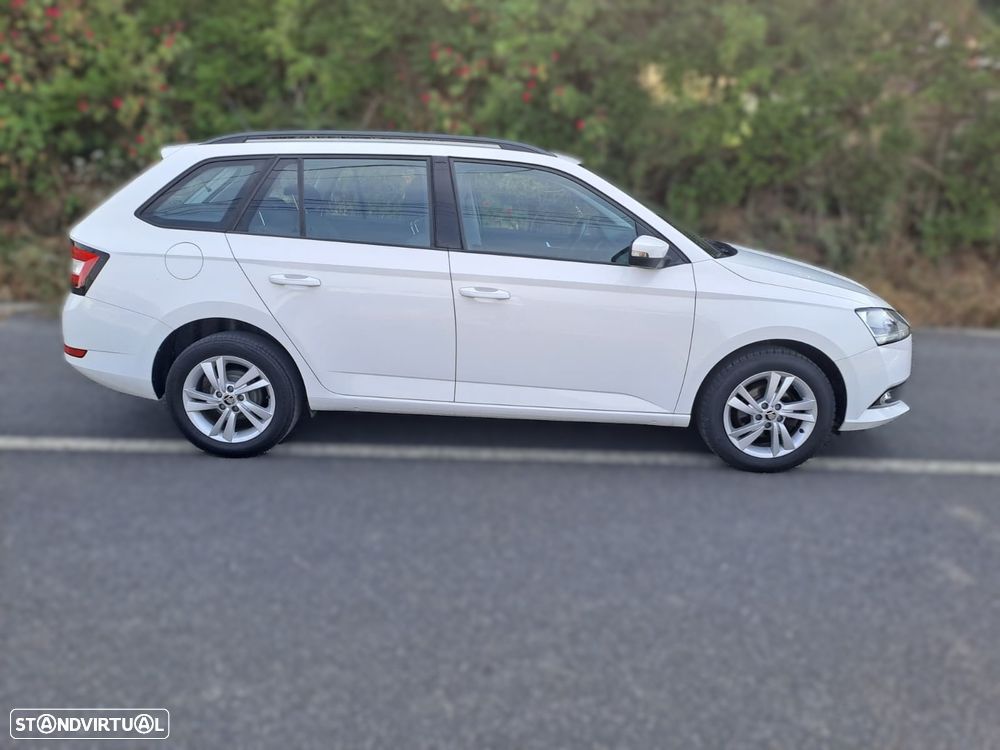 Skoda Fabia Break 1.0 Active Plus - 7