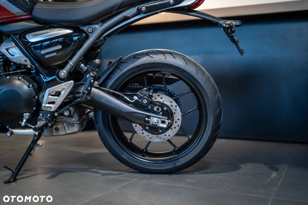 Triumph Inny - 10