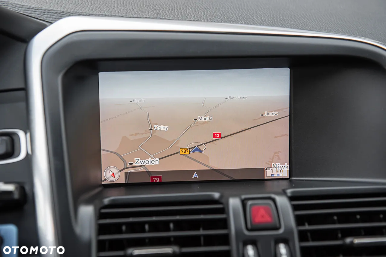 Volvo XC 60 D3 Momentum Pro - 22