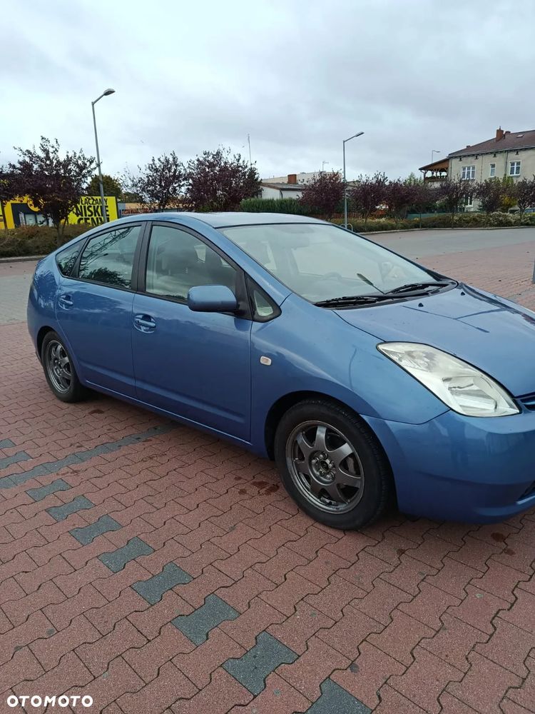 Toyota Prius - 3