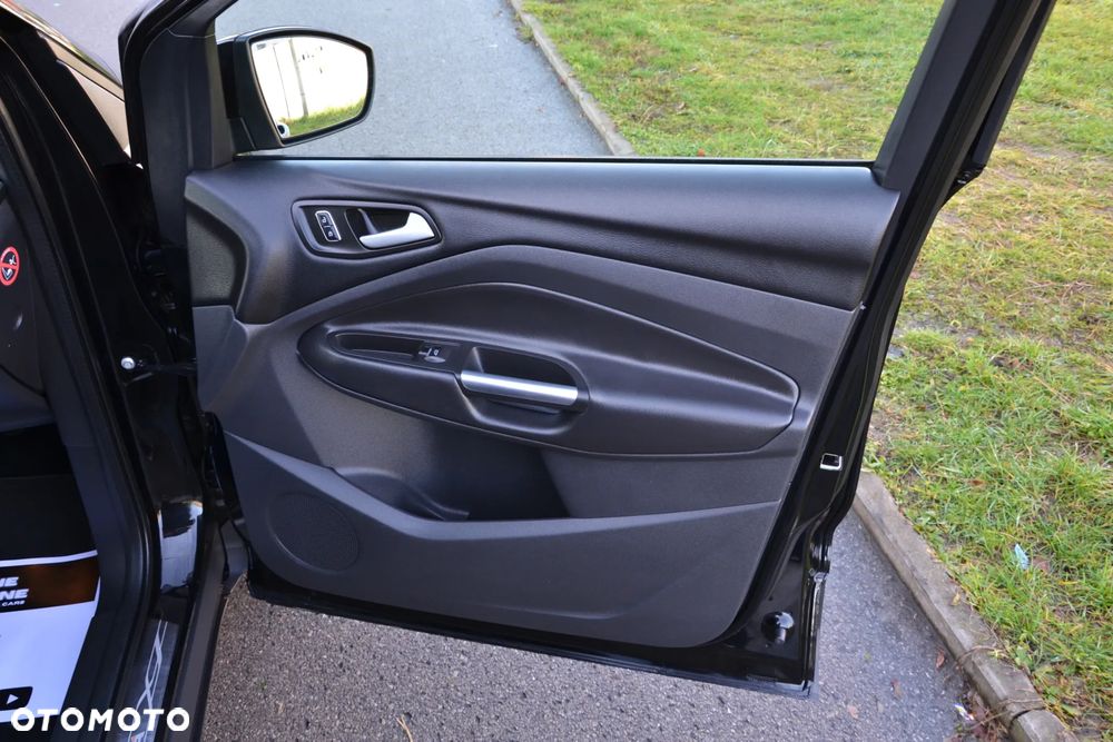 Ford Kuga 2.0 TDCi FWD Titanium - 32