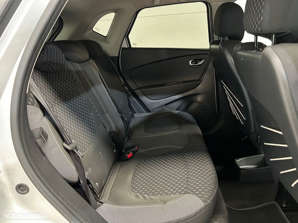 Renault Captur 1.5 dCi Exclusive — fotografia 17