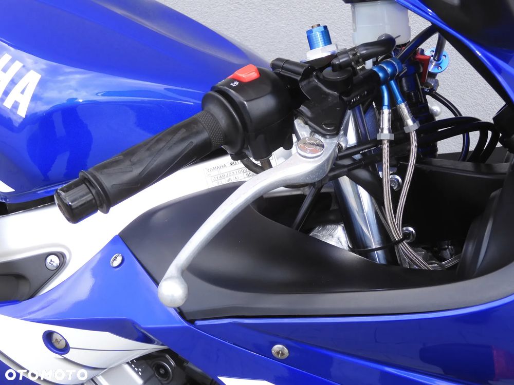 Yamaha R6 - 6