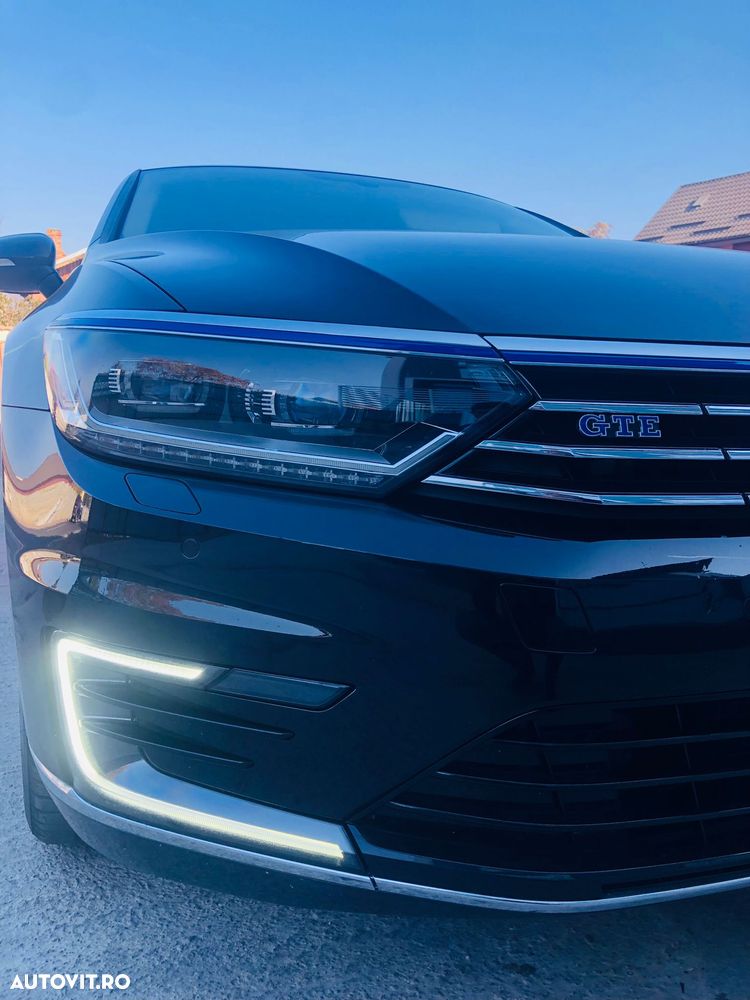 Volkswagen Passat - 11