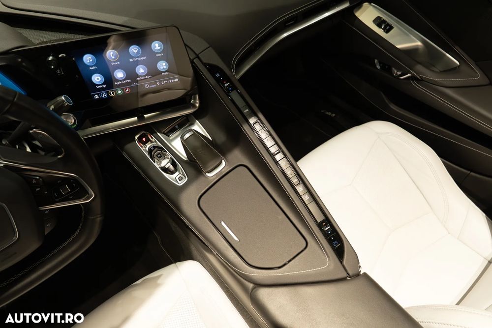 Chevrolet Corvette - 21