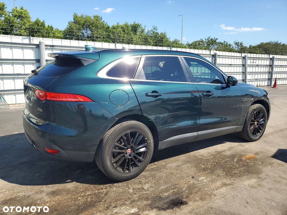 Jaguar F-Pace - 3