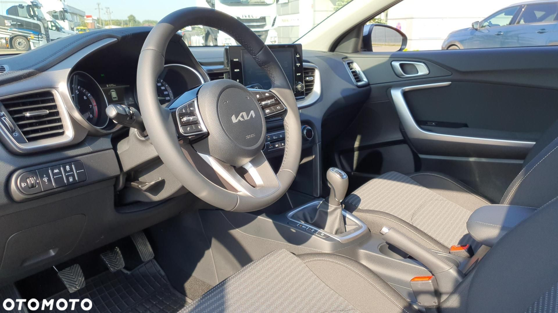 Kia Ceed 1.5 T-GDI M - 9