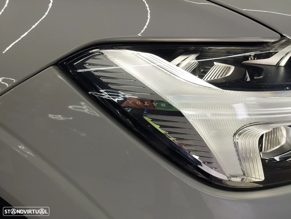 Volvo XC 60 2.0 B4 R-Design - 9