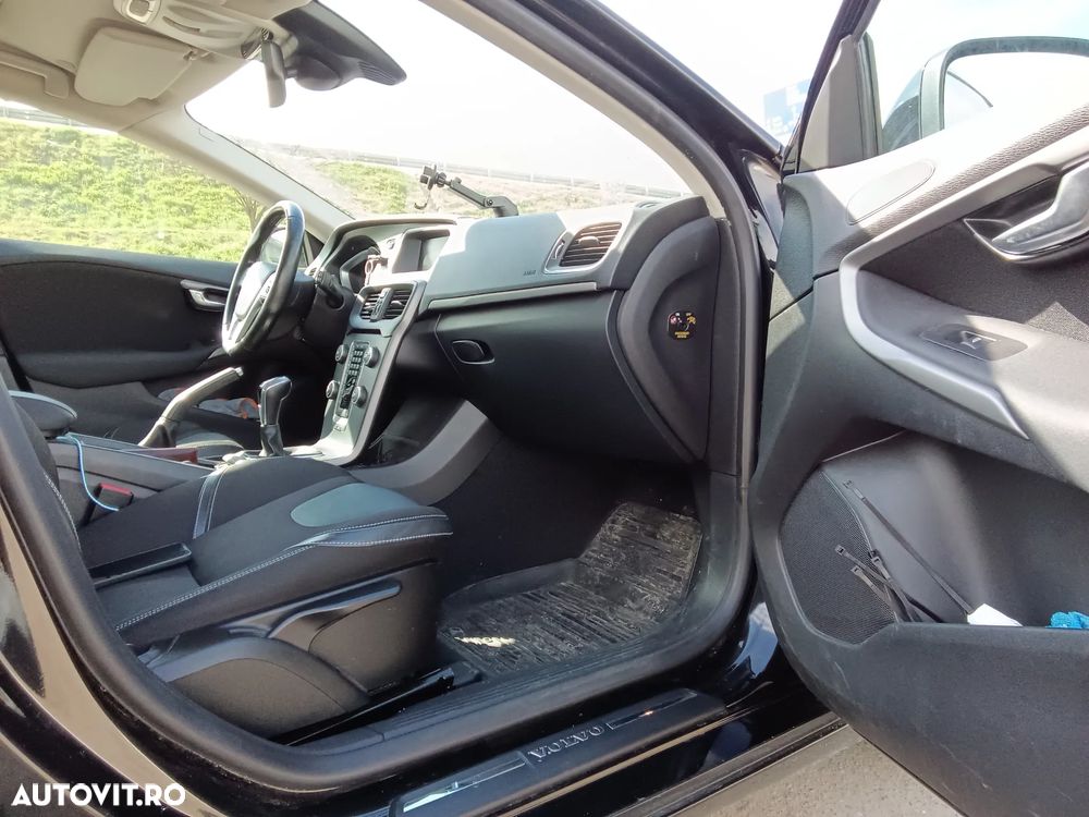 Volvo V40 D3 Momentum - 10