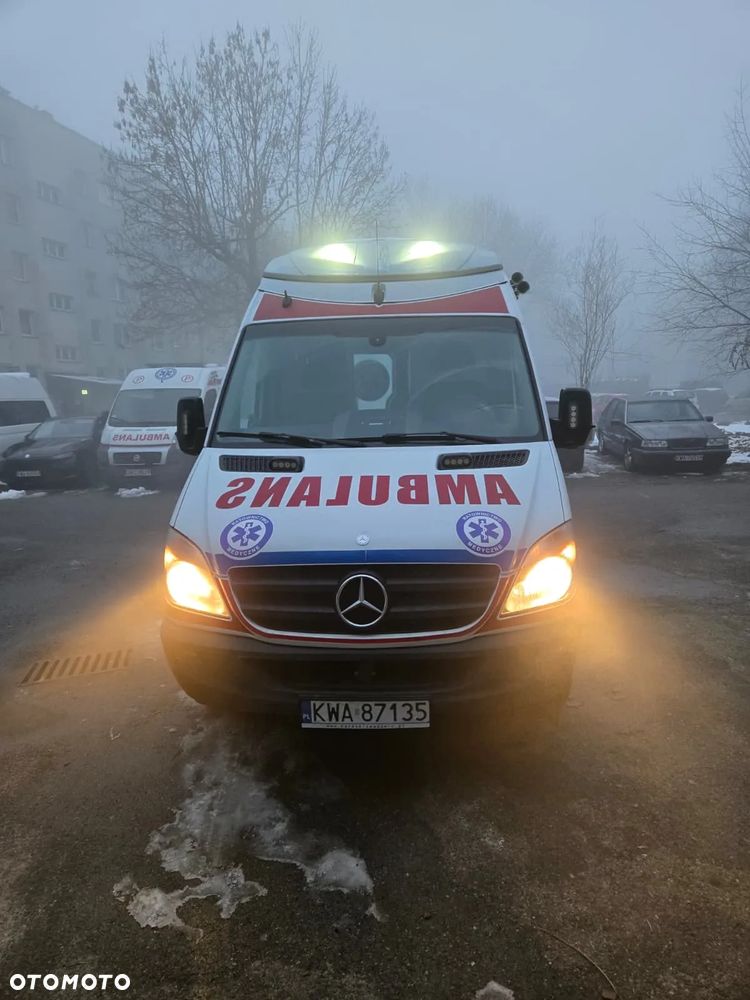 Mercedes-Benz 319 CDI Sprinter Karetka Ambulans Auto-Form karetkizwadowic.pl - 3