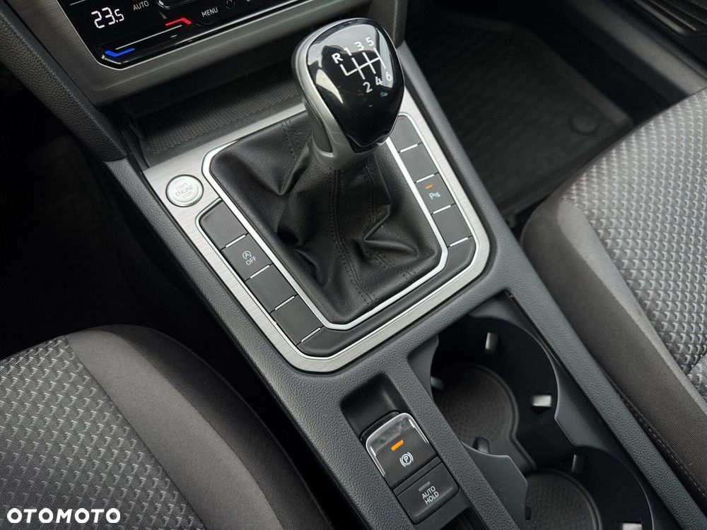 Volkswagen Passat Variant 1.5 TSI EVO Essence - 23
