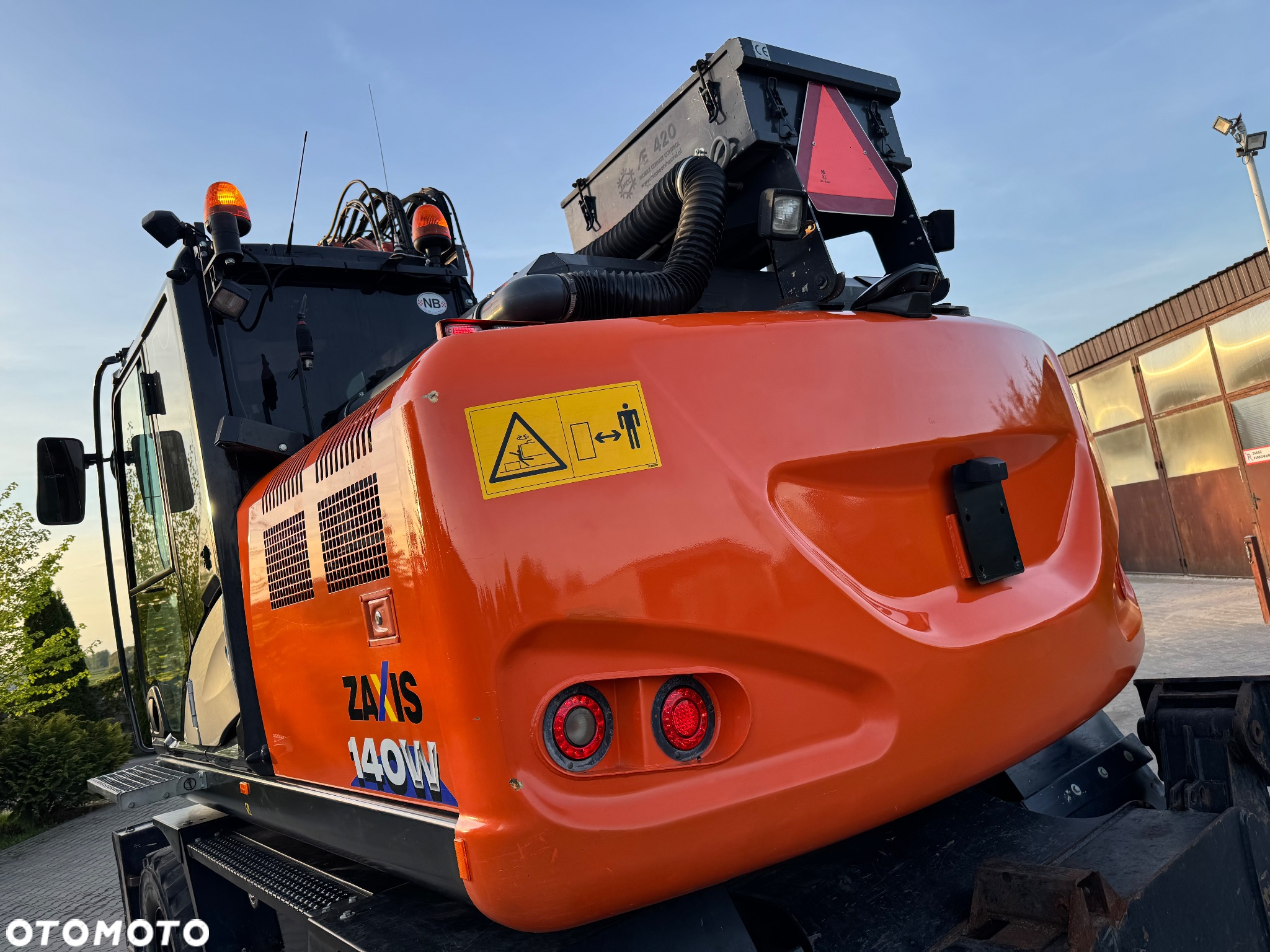 Hitachi ZX140W-6 / ZX 140 W - 16