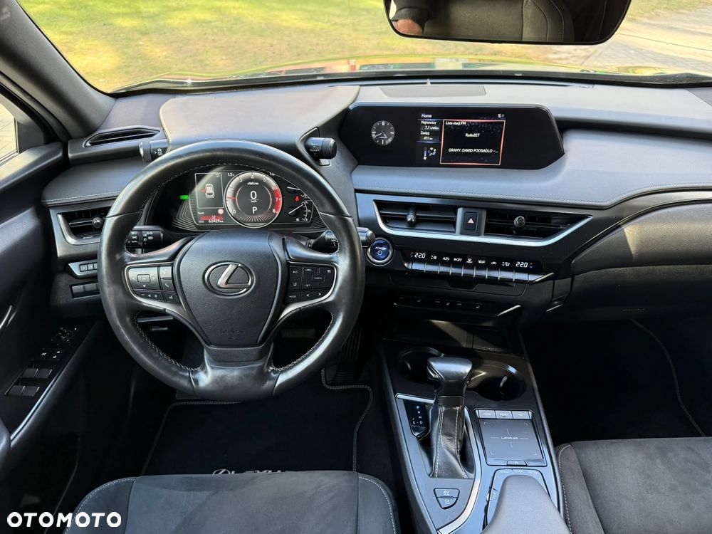 Lexus UX 250h F Sport 2WD - 26