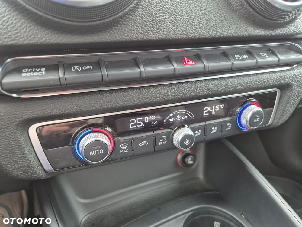 Audi A3 Sportback 1.6 TDI DPF Ambiente - 15