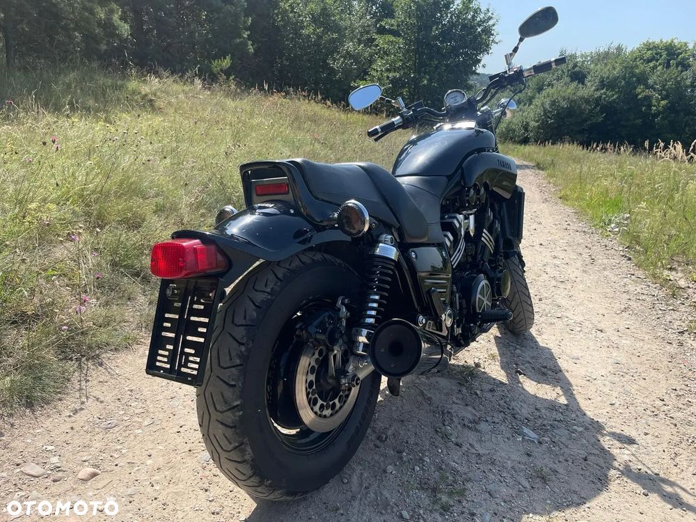 Yamaha V-MAX - 12