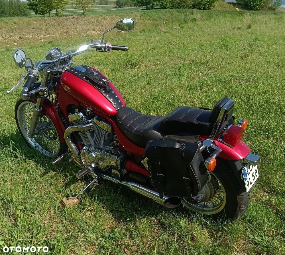 Suzuki Intruder - 7