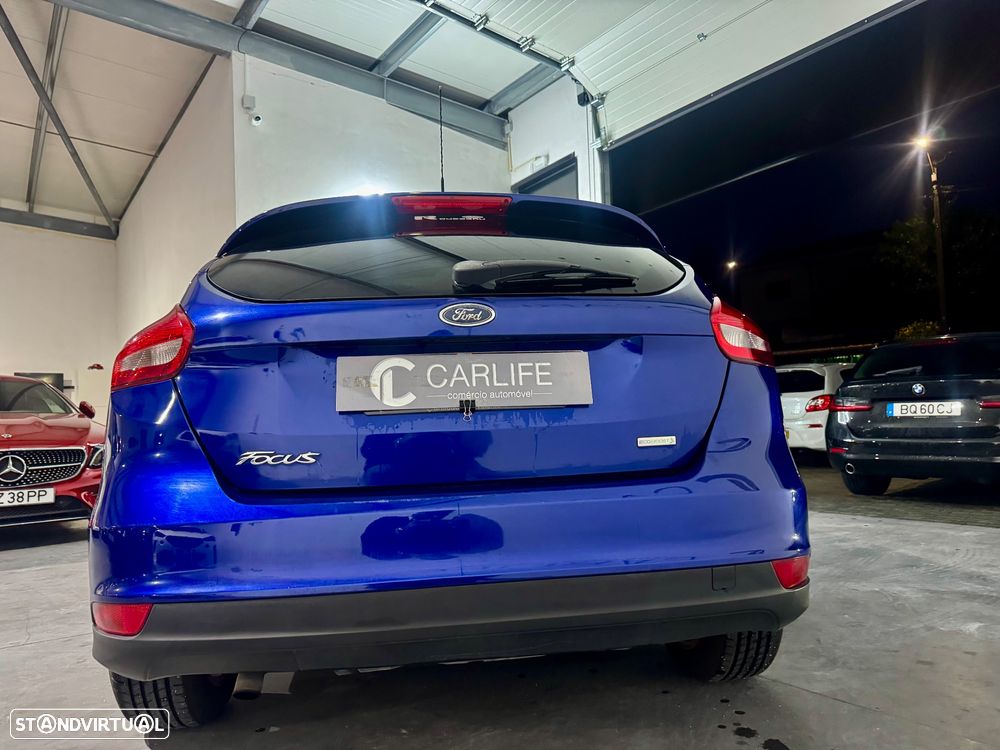 Ford Focus 1.0 EcoBoost S&S TITANIUM - 9