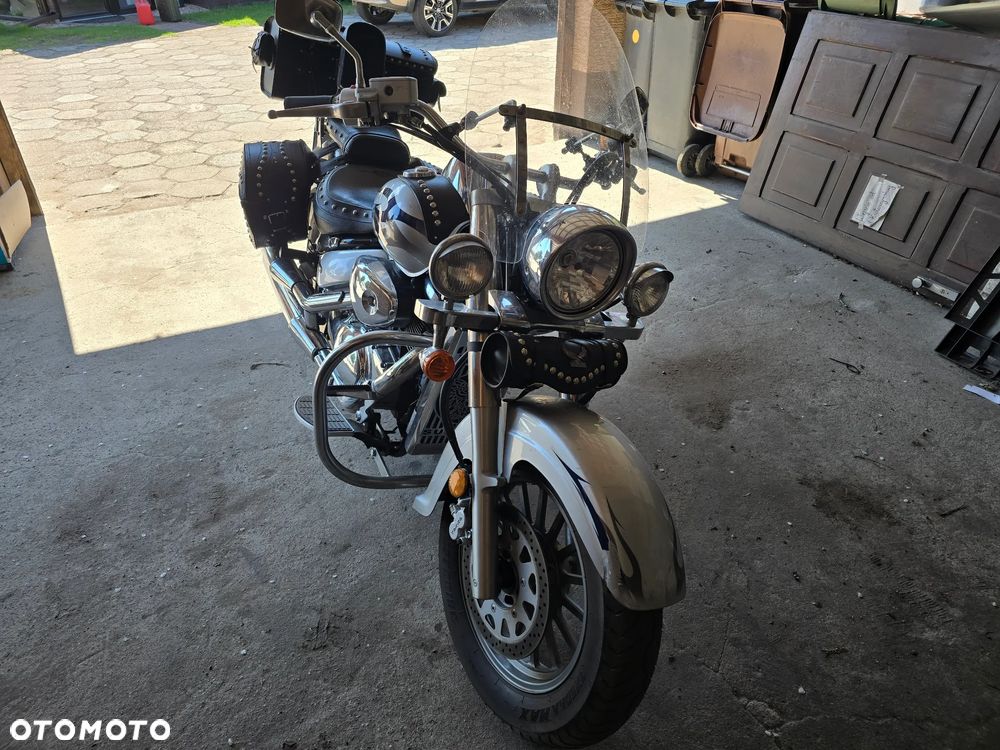 Suzuki Boulevard - 4