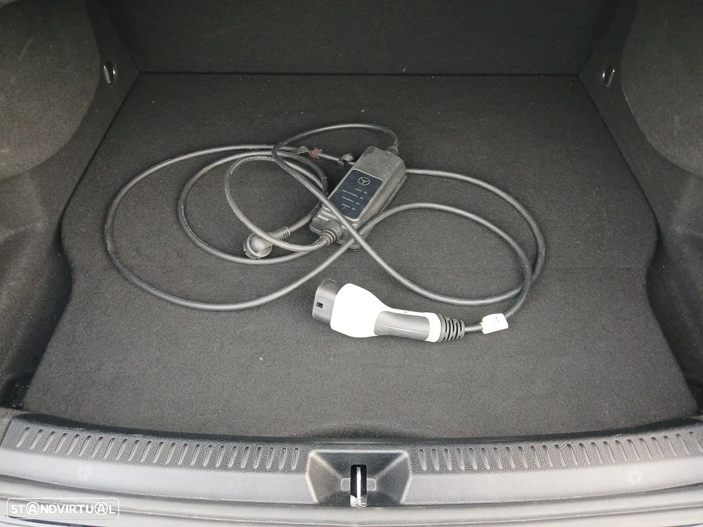 Mercedes-Benz CLA 250 - 12