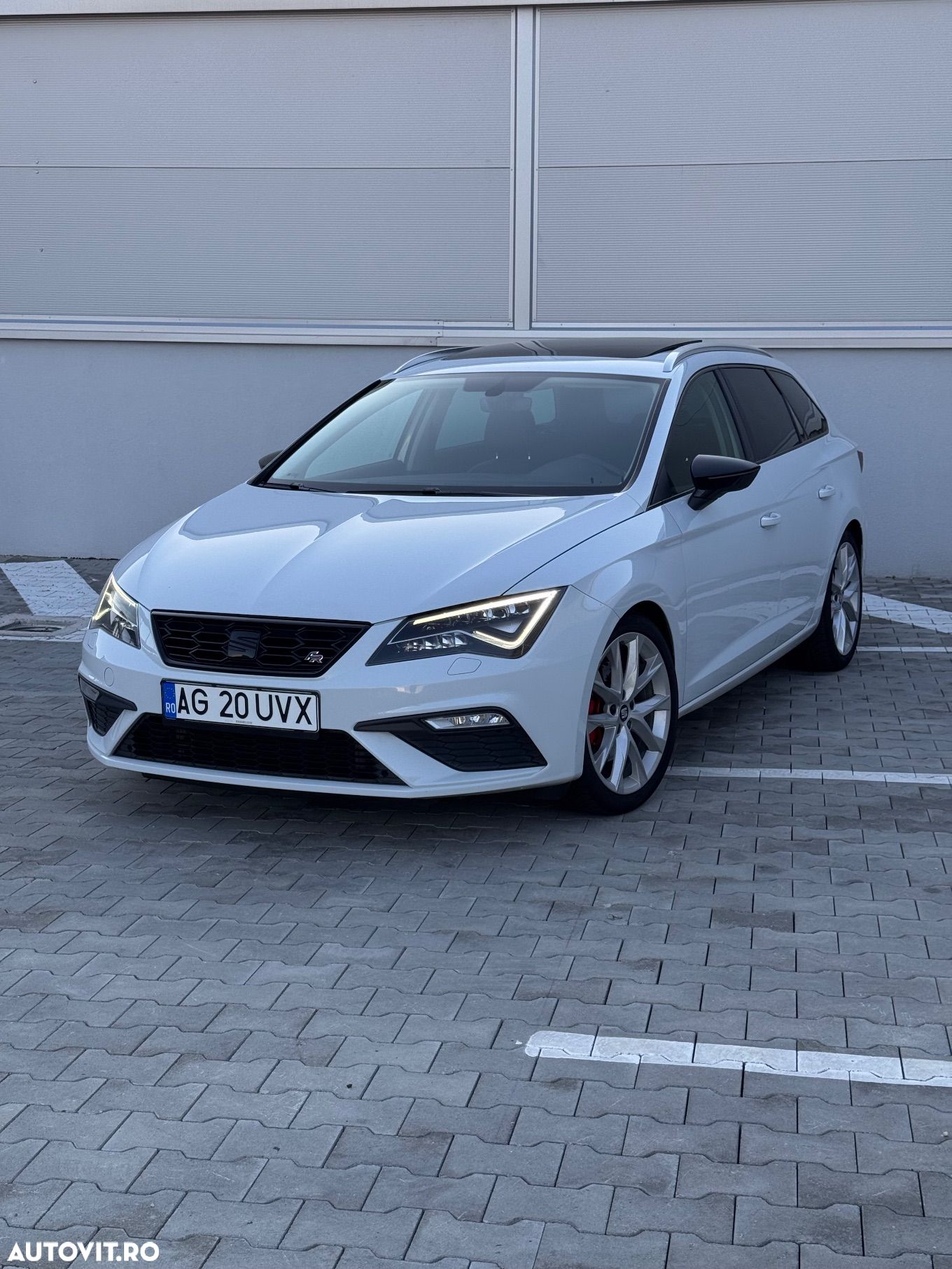 Seat Leon ST 2.0 TDI DPF DSG FR - 1
