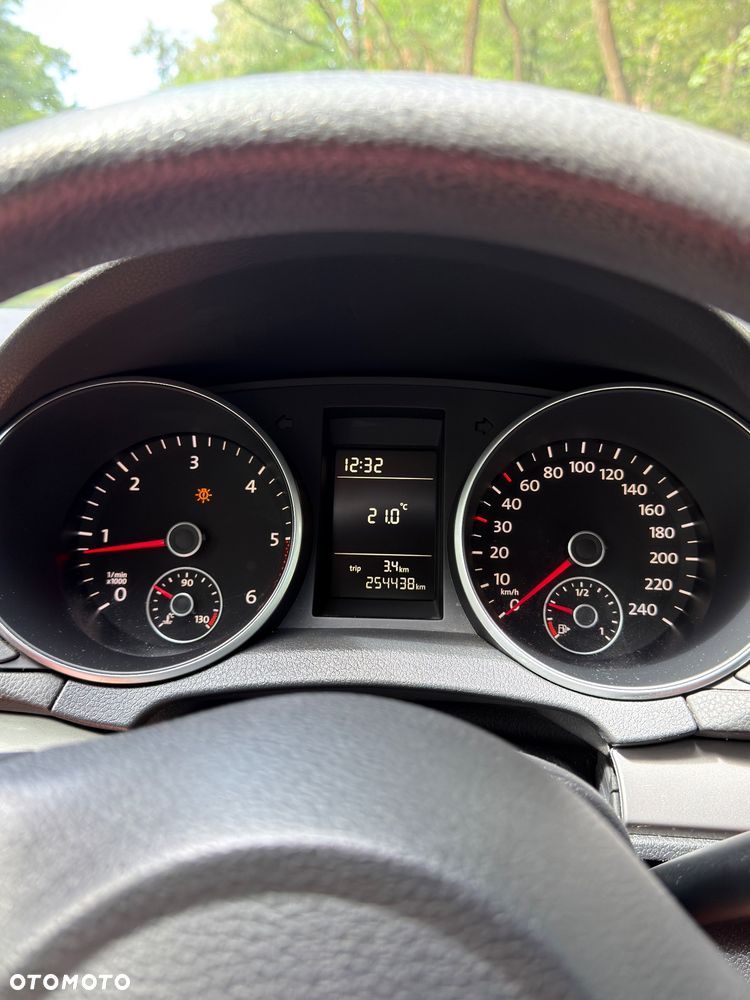 Volkswagen Golf 1.6 TDI DPF Trendline - 11