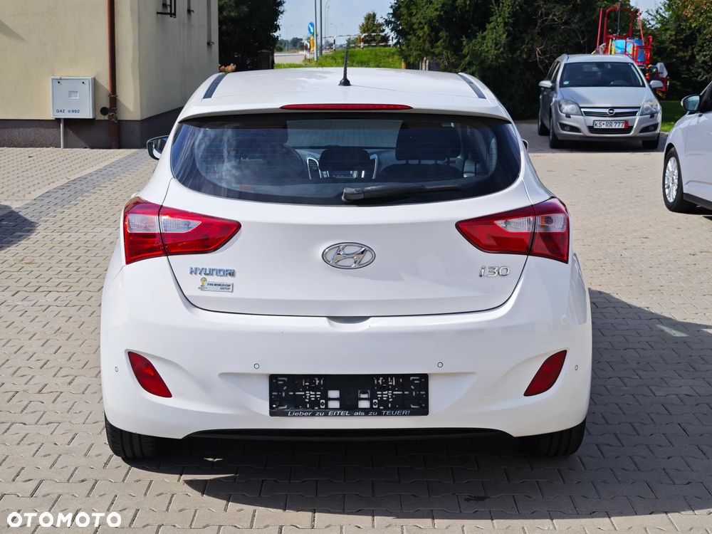 Hyundai i30 1.4 Fifa World Cup Edition - 9