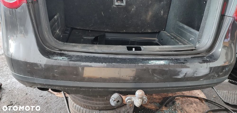 VW Passat B6 Kombi zderzak tył tylny kolor LC8Z - 1