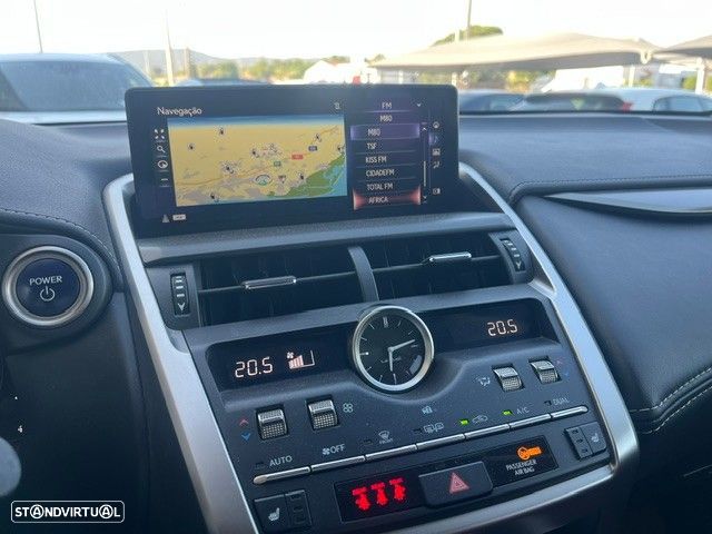 Lexus NX 300h Executive+ - 23