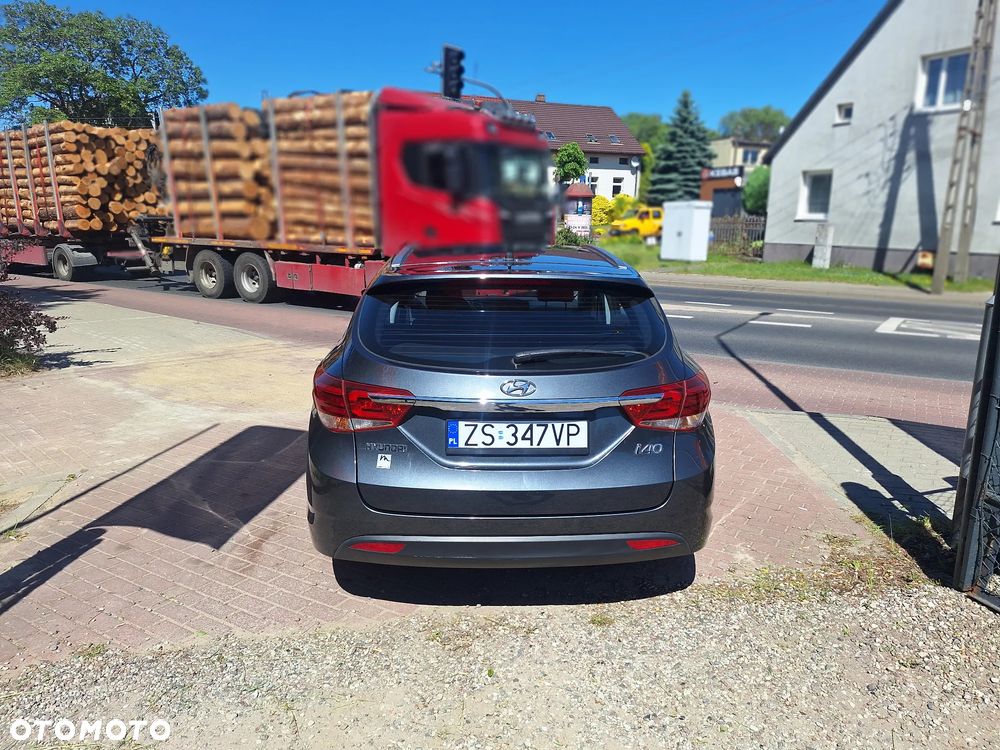 Hyundai i40 Kombi blue 1.6 Trend - 10