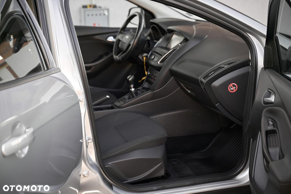 Ford Focus 1.5 TDCi Titanium ECOnetic ASS - 28