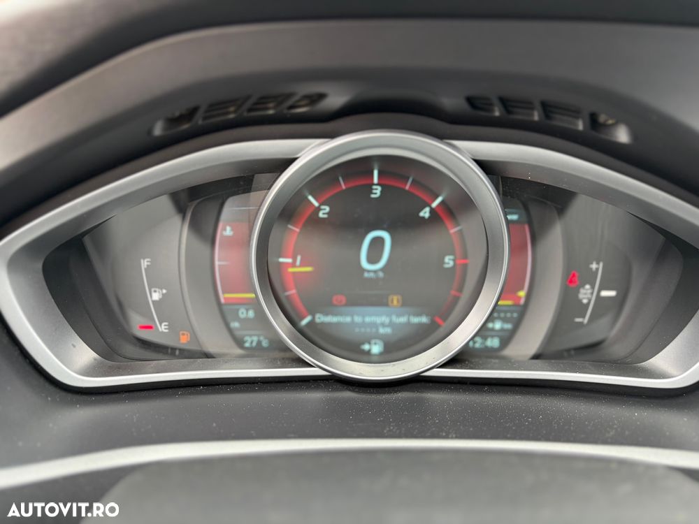 Volvo V40 D2 R Design - 13