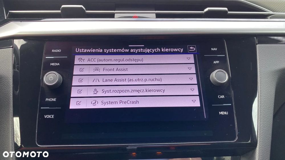Volkswagen Arteon 2.0 TDI R-Line DSG - 26