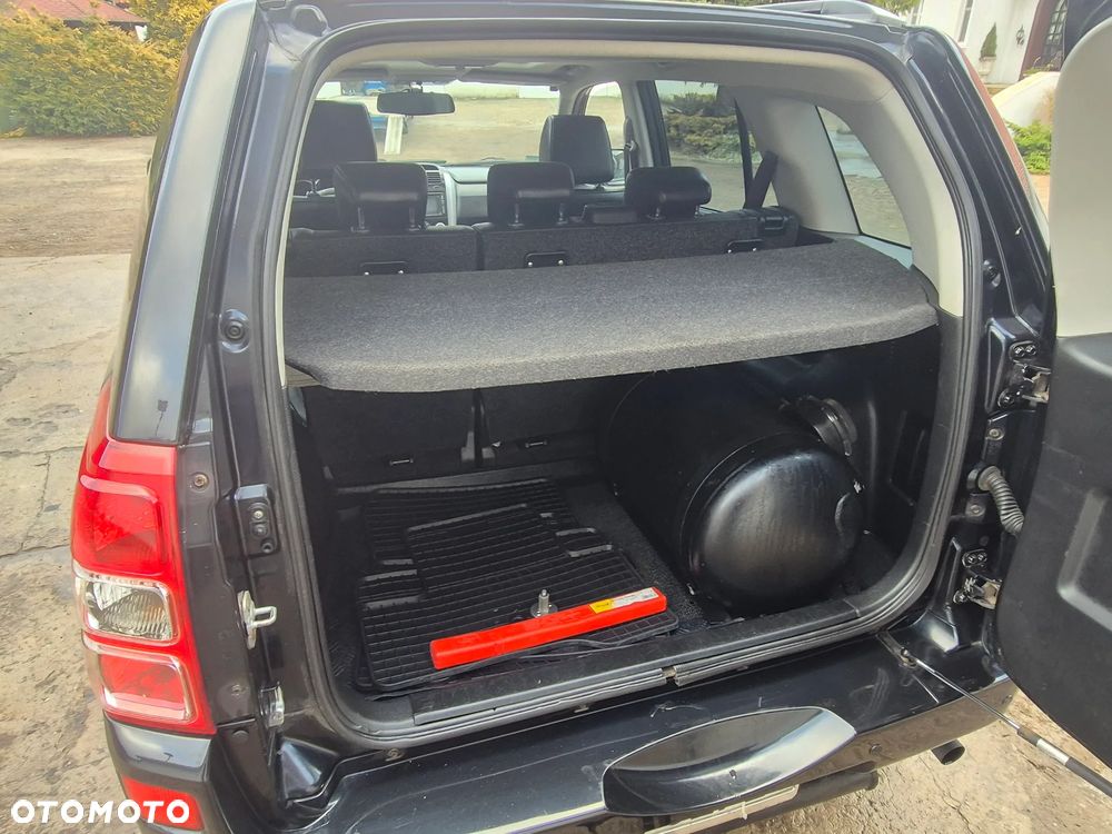 Suzuki Grand Vitara 2.0 Automatik Comfort - 19