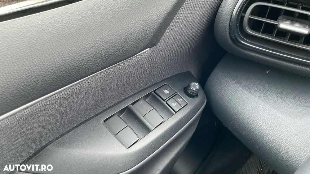 Toyota Yaris 1.5 VVT-i HSD Dynamic - 28