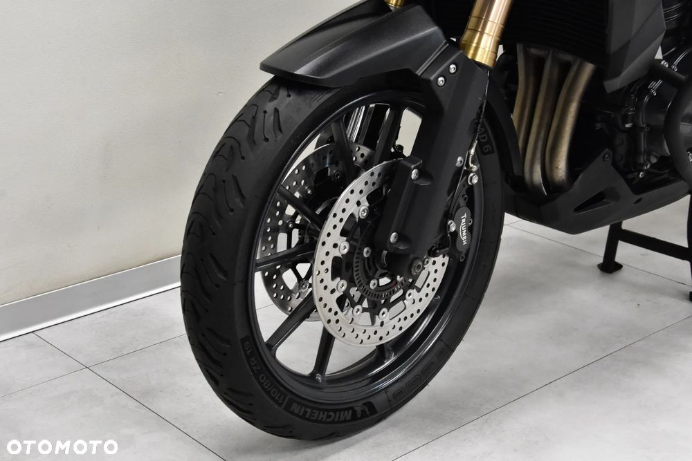 Triumph Tiger - 32