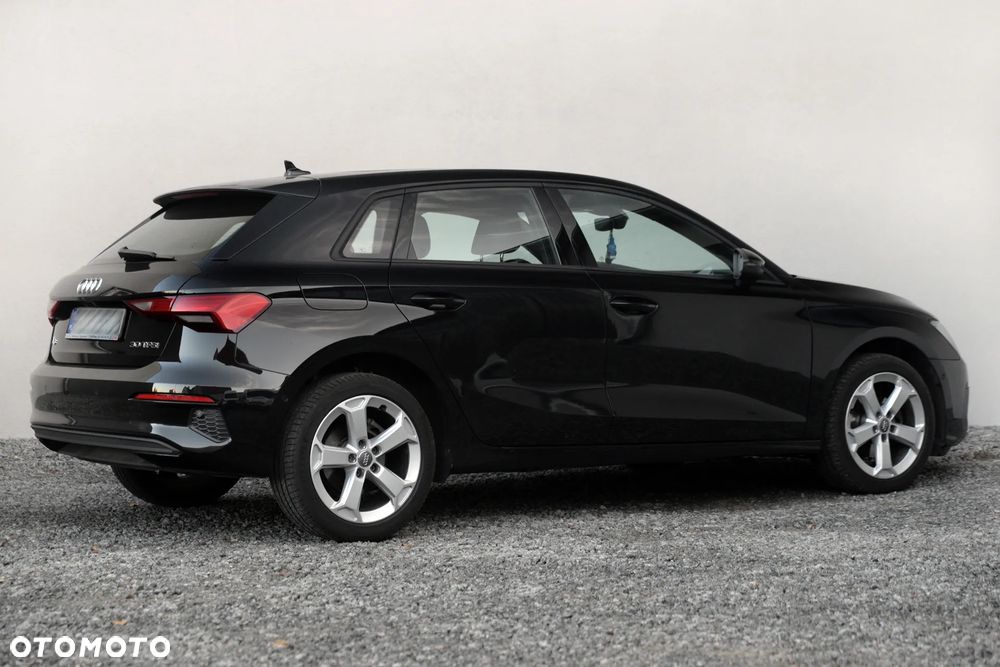 Audi A3 Sportback 30 TFSI Edition One - 4