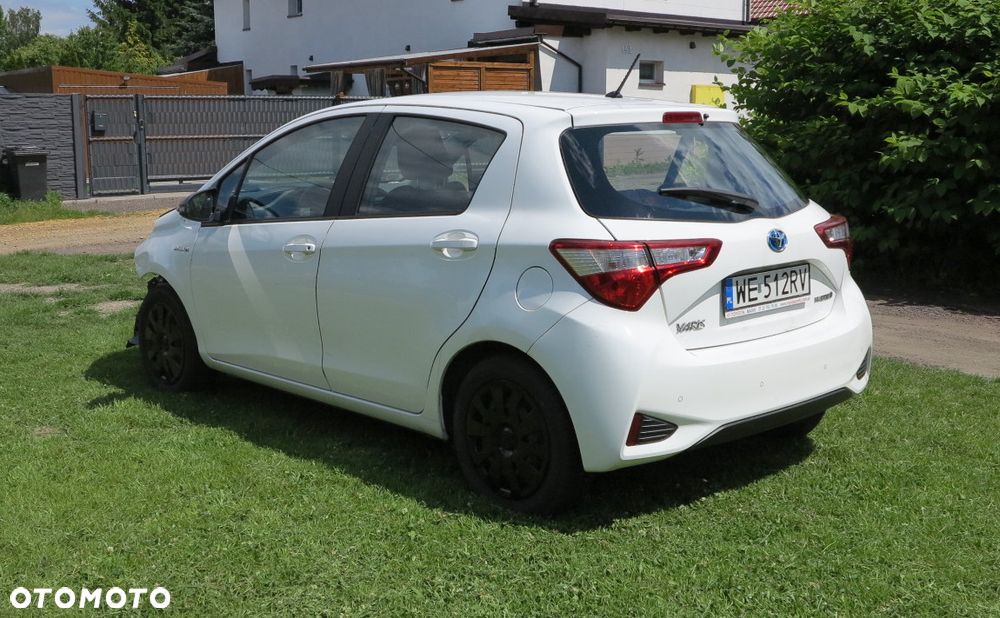 Toyota Yaris Hybrid 100 Active EU6 - 8