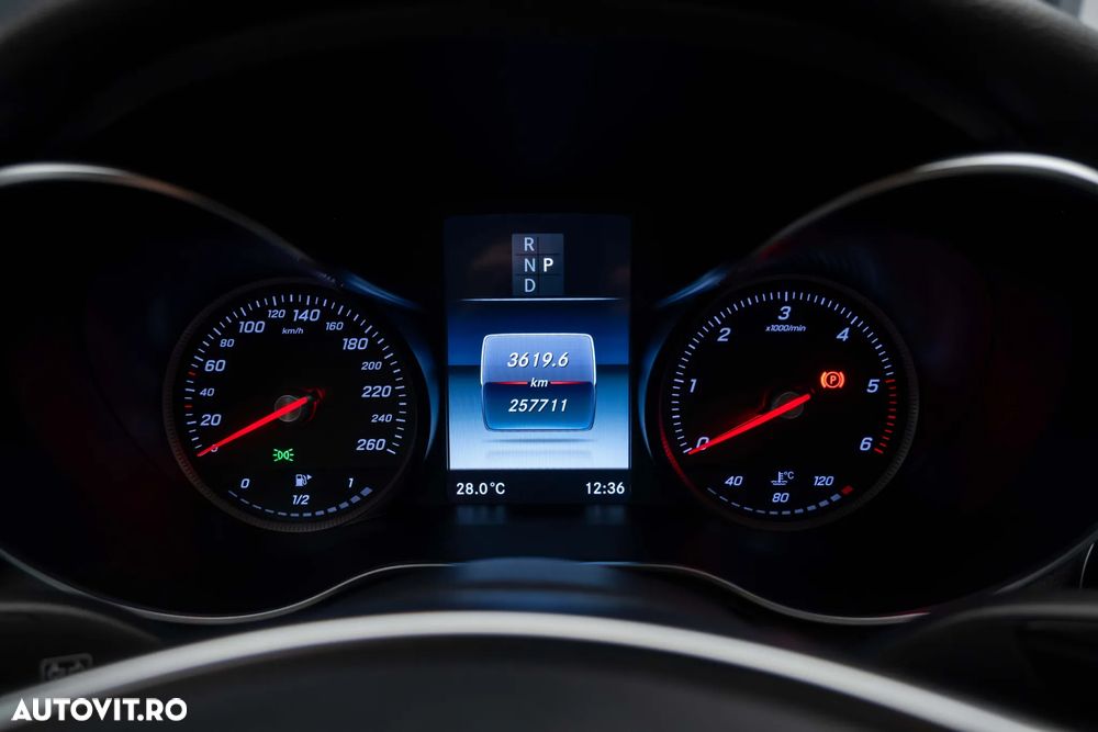 Mercedes-Benz GLC 250 d 4MATIC 9G-TRONIC AMG Line - 21