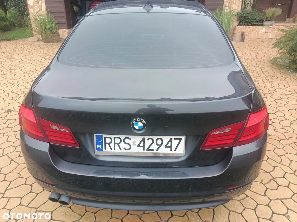 BMW Seria 5 525d xDrive - 9