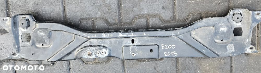 Mercedes E W212 Belka wzmocnienie przednie górne
