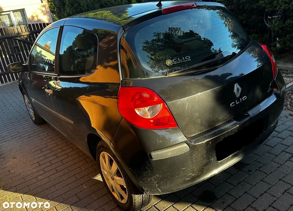 Renault Clio 2006 photo 5