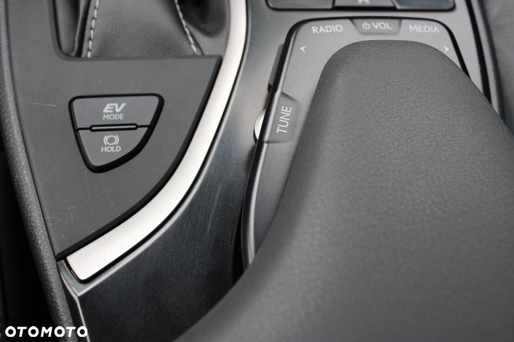 Lexus UX - 28